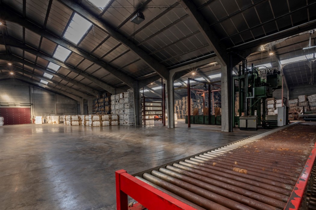 Bedrijfsgebouw te koop in Pittem | Vlaemynck Vastgoed Tielt